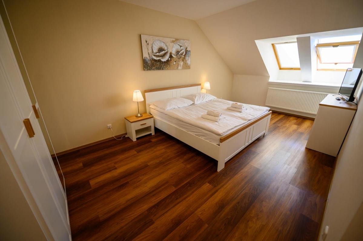 Apartman U Krale - 2 Jicin Exterior photo