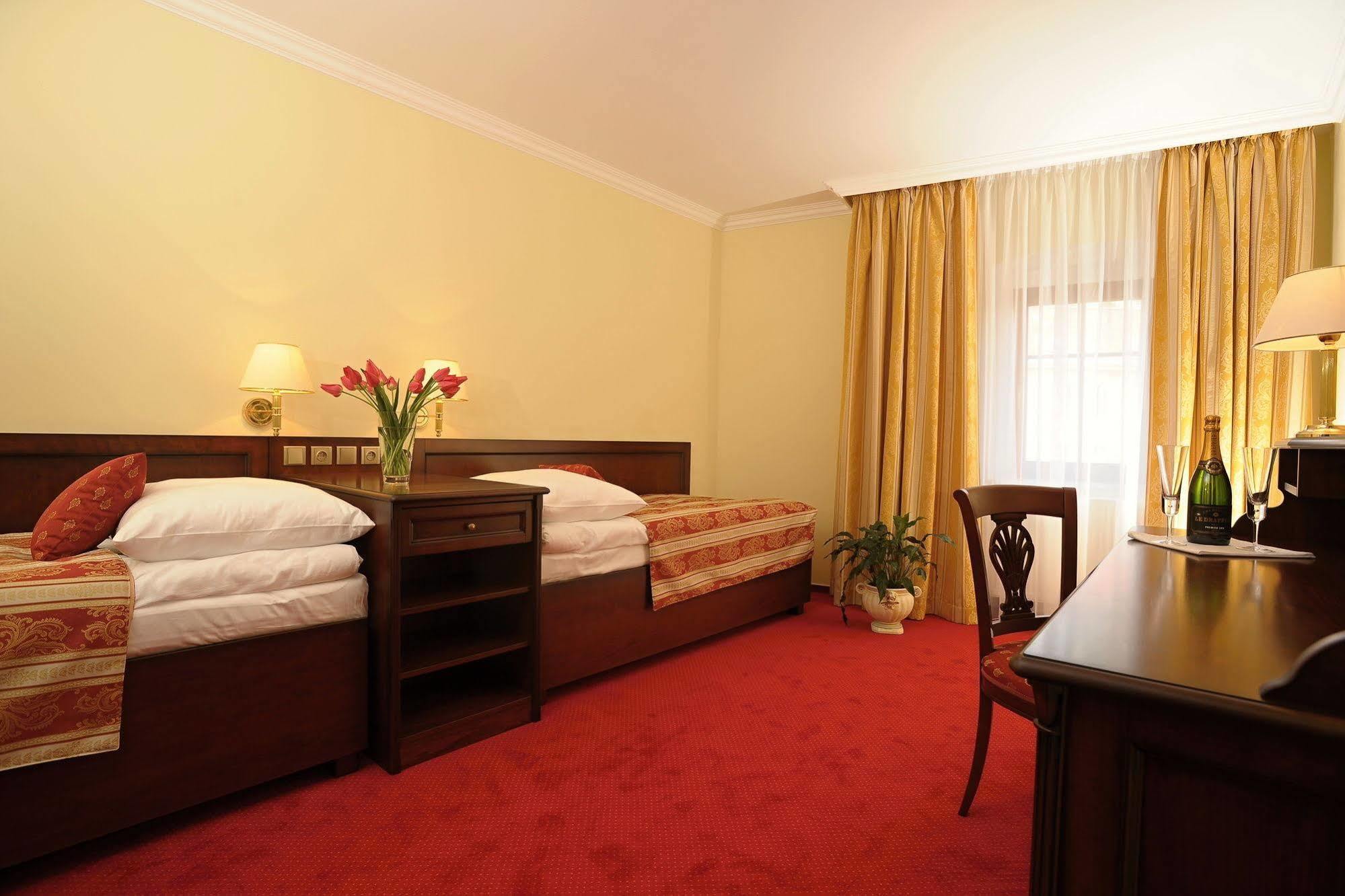 Apartman U Krale - 2 Jicin Exterior photo